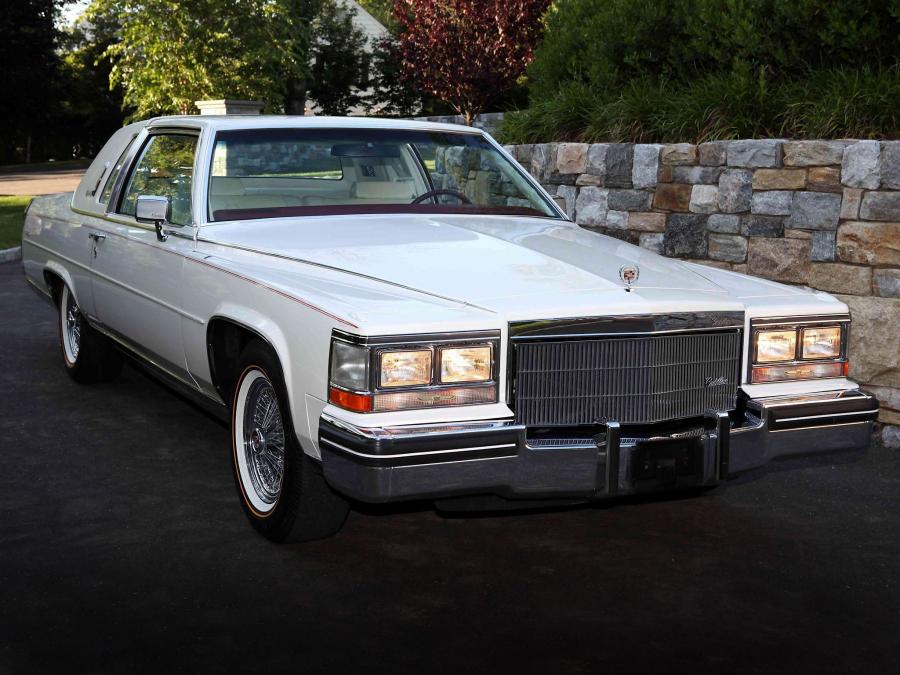  Cadillac Fleetwood Brougham d&rsquo;Elegance Coupe 1982 года  (фото 5 из 5)